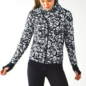 Lululemon Cozy Cuddle Up Jacket
Fleur Sombre; White Black floral; Women’s size 8